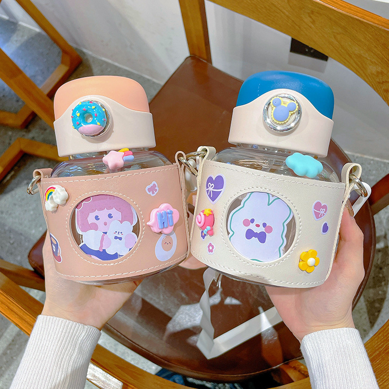 Children's straw cup with leather case, high appearance level, student baby water bottle, portable heat insulation, anti-drop, girlish heart, big belly water cup full figure
