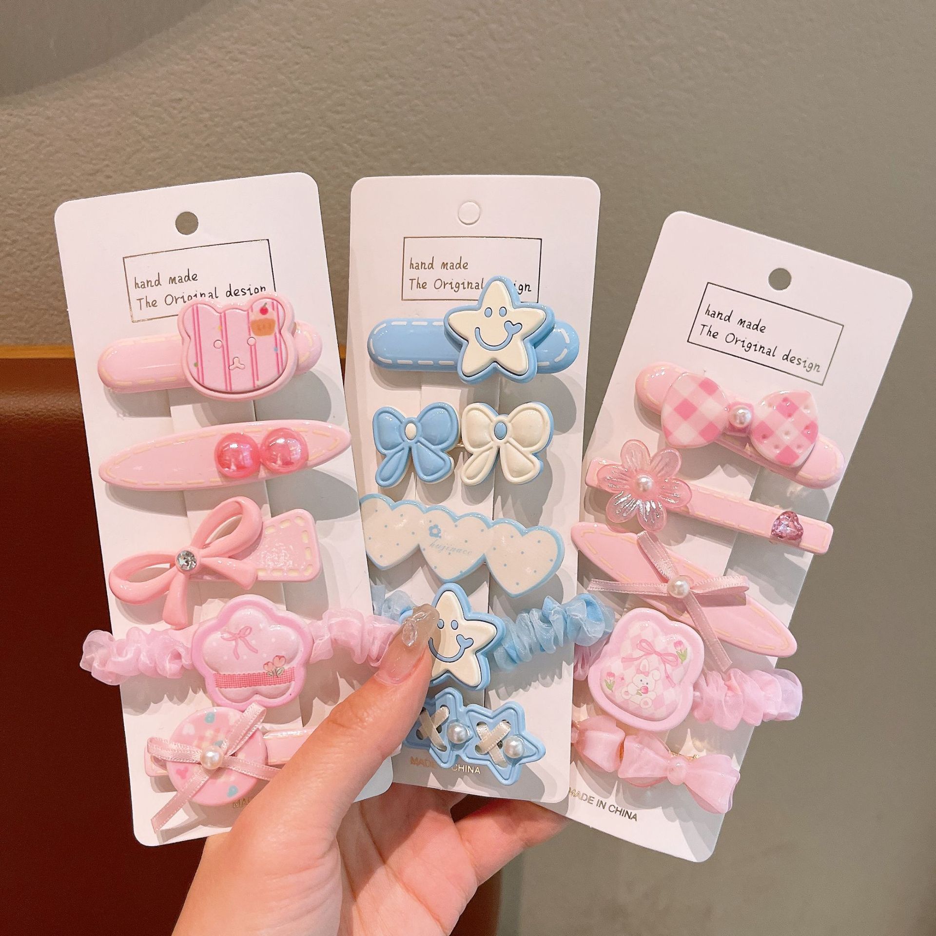 The ice cream-colored cute children's hairpin and hair band set fabric sausage ring has a sweet and girlish heart. The side clip is fresh hair accessory details Picture