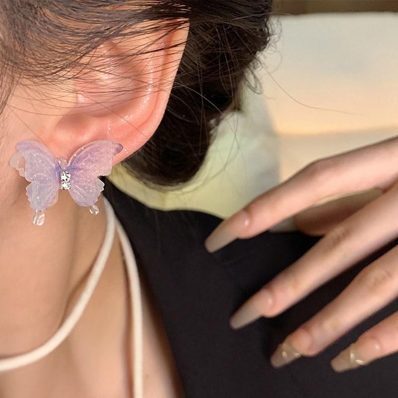 Super ethereal and dreamy blue butterfly earrings for women, new 2024 style, versatile and elegant zircon stud earrings, sweet and popular earrings Application Scenario