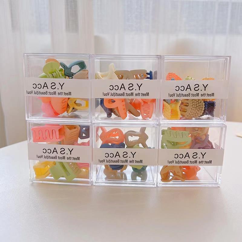 Wholesale of 10 mini children's hair clips, square hair clips, back head clips, acrylic shark hair clips, hair grips and headwear Application Scenario
