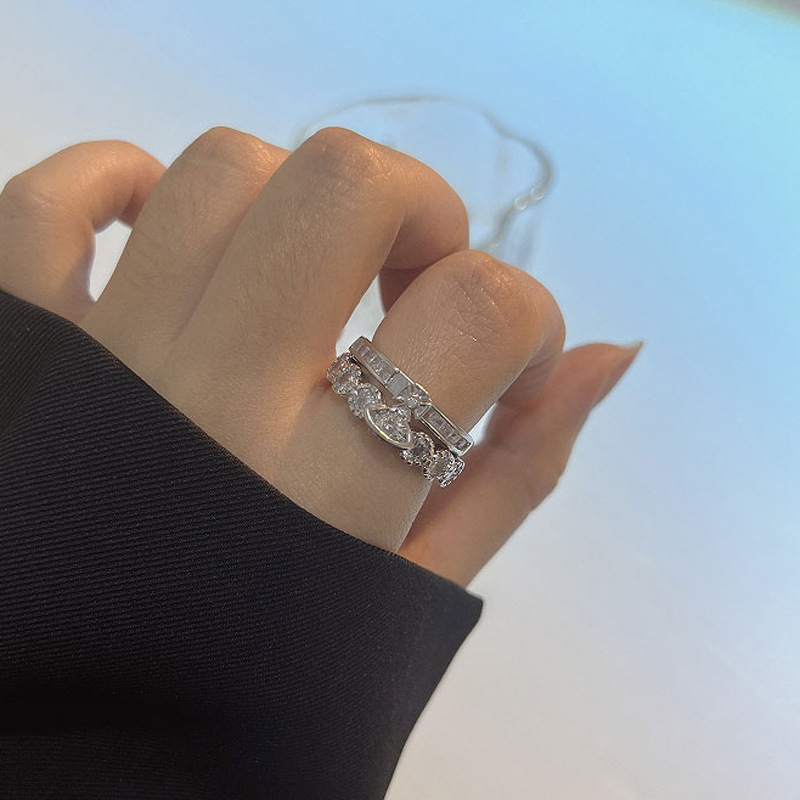 A high-end, light luxury trend Saturn Zircon detachable double-layer crown ring for women to wear with a small star sphere open ring Specification drawing
