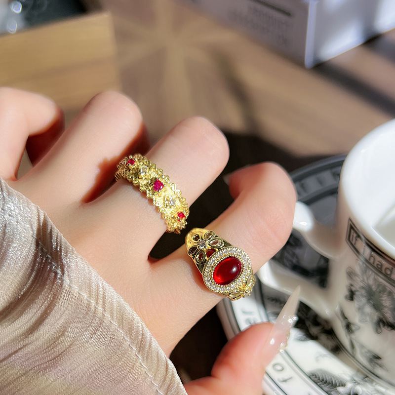 vintage exquisite, light luxury, layered ring for women, retro ruby stone, high-end and fashionable gold ring full figure