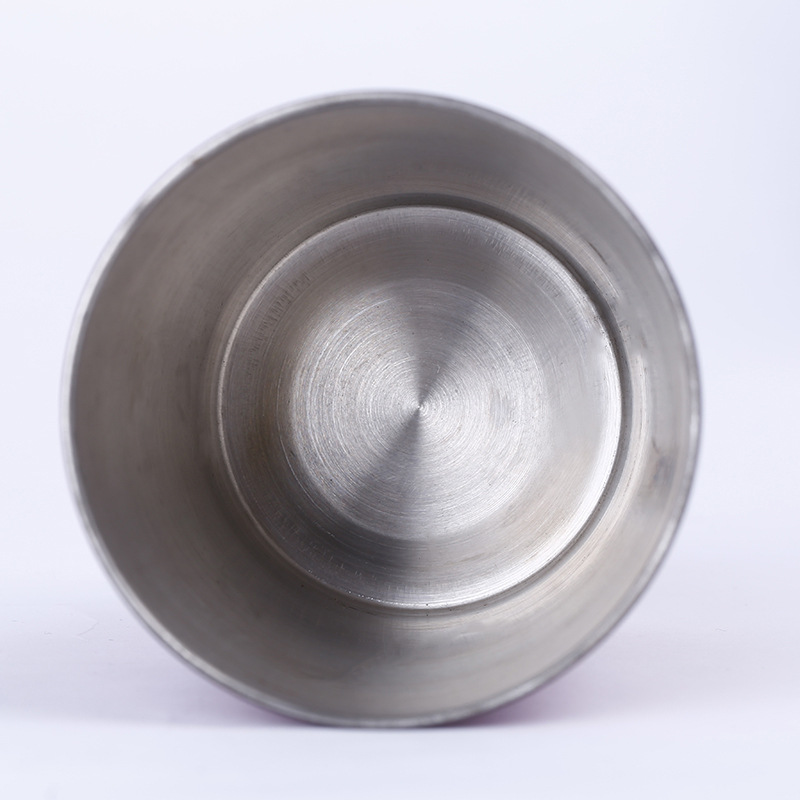 Stainless steel spray-painted wine glasses, mini spray-painted beer glasses, portable water cups, bar spirits manufacturer customization Application Scenario