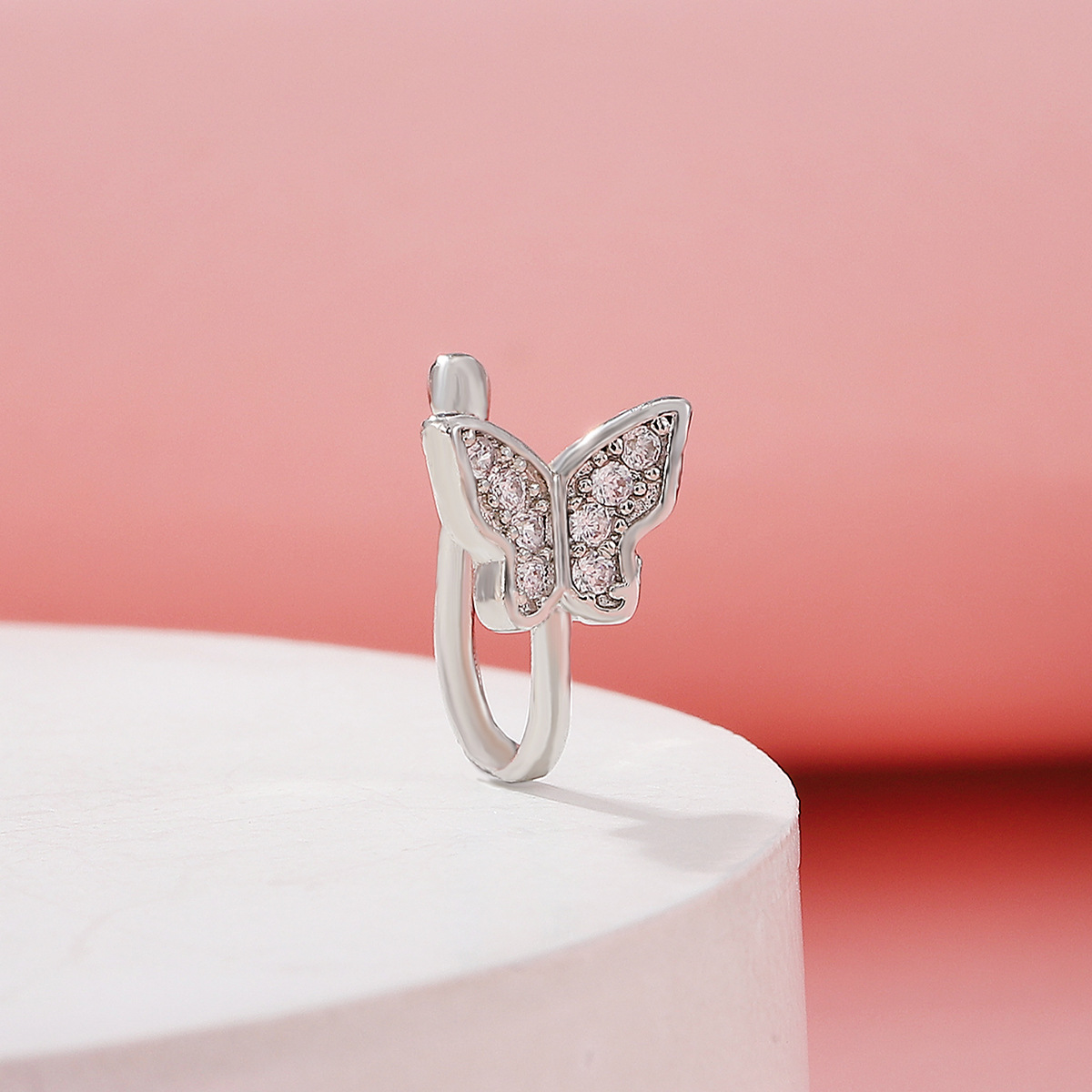 Cross-border European and American butterfly non-perforated nose clip, fashionable and individual copper-inlaid zircon U-shaped fake nose ring, nose decoration puncture accessory Application Scenario