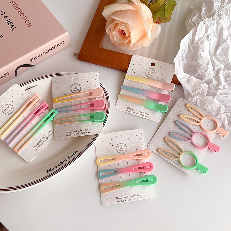 Korean candy-colored duckbill clips, simple macaron metal bb clips, girl's side bangs clips, and scratch-off clips full figure