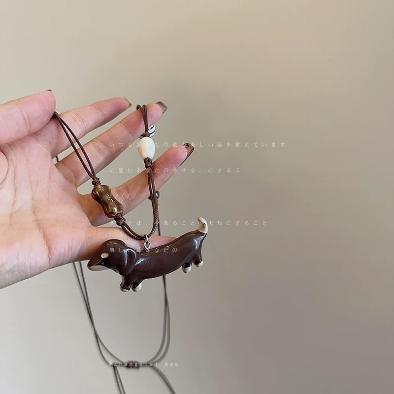 Cute ceramic Dachshund pendant necklace for women, unique, fashionable and stylish, versatile necklace sweater chain Item Picture