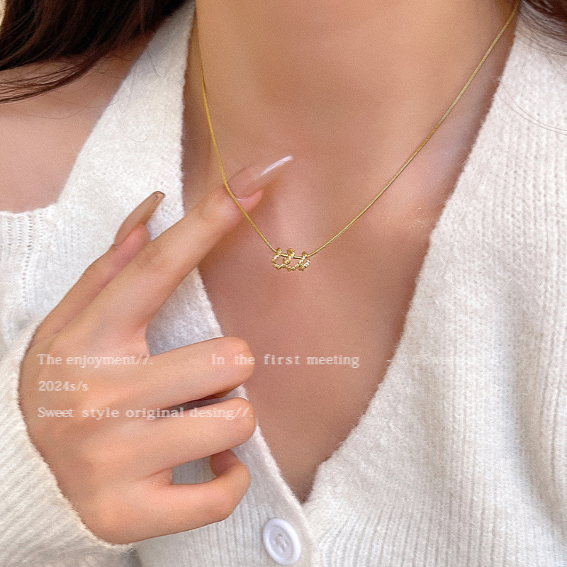 Korean-style metal wound pendant necklace for women, light luxury, niche and versatile. Snake bone chain, elegant and popular neck chain accessory wholesale details Picture