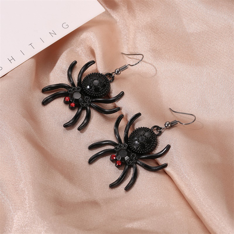 European and American creative spider earrings, nightclub exaggerated animal earrings, women's earrings, Gothic Halloween jewelry wholesale details Picture