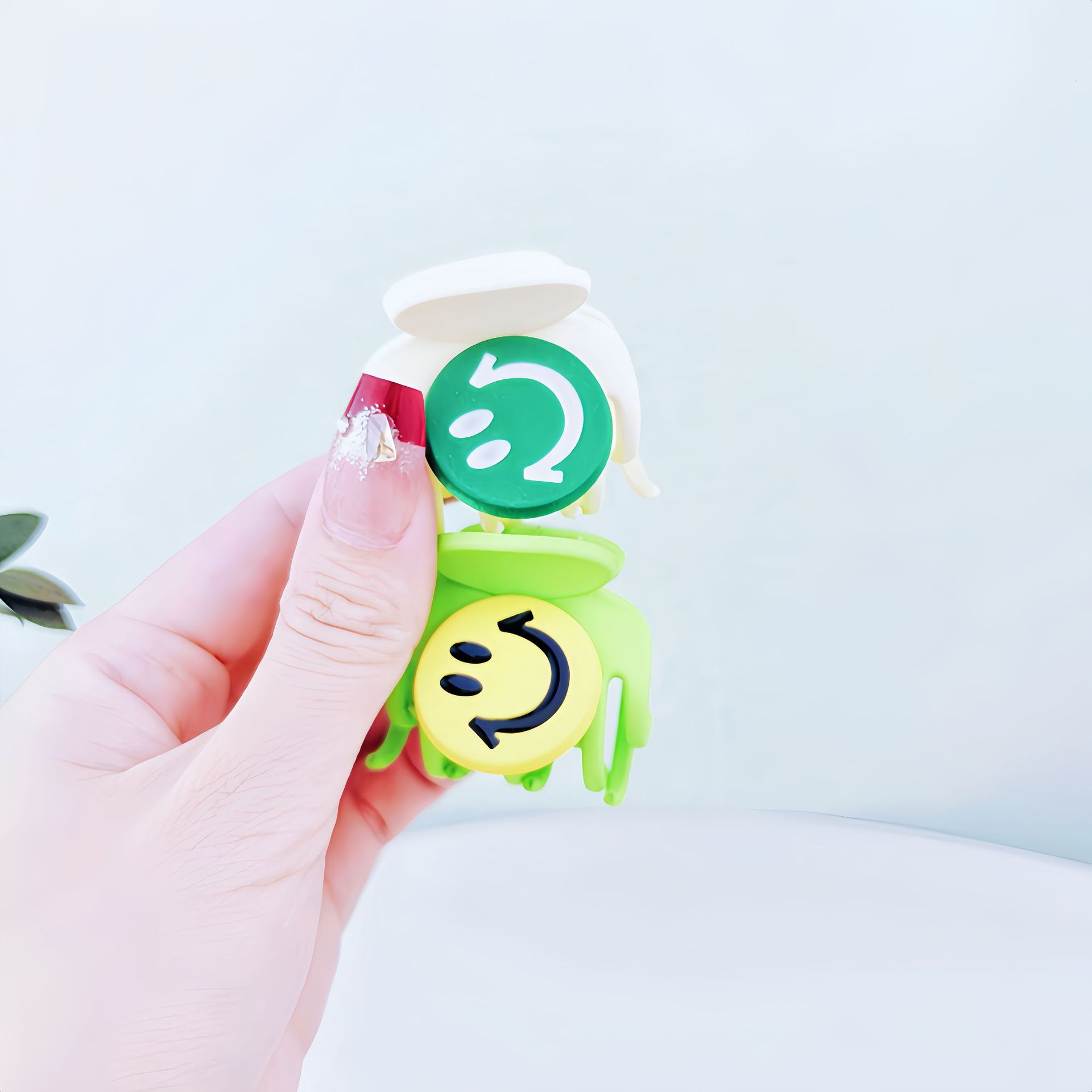 Baby's cute smiling face high ponytail clip children's hair clip headwear 2023 new dopamine Little girl grab clip hair accessory details Picture