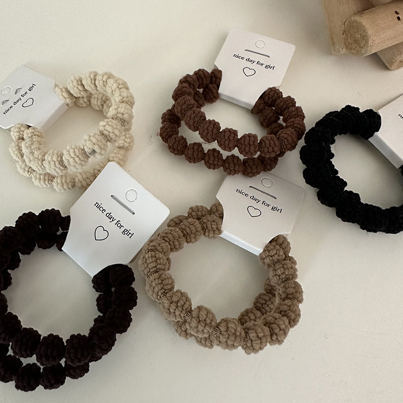 A new Korean-style spring and summer high-elasticity rubber band, plush hair tie and headband for women, a high-end hair accessory for tying and binding hair details Picture
