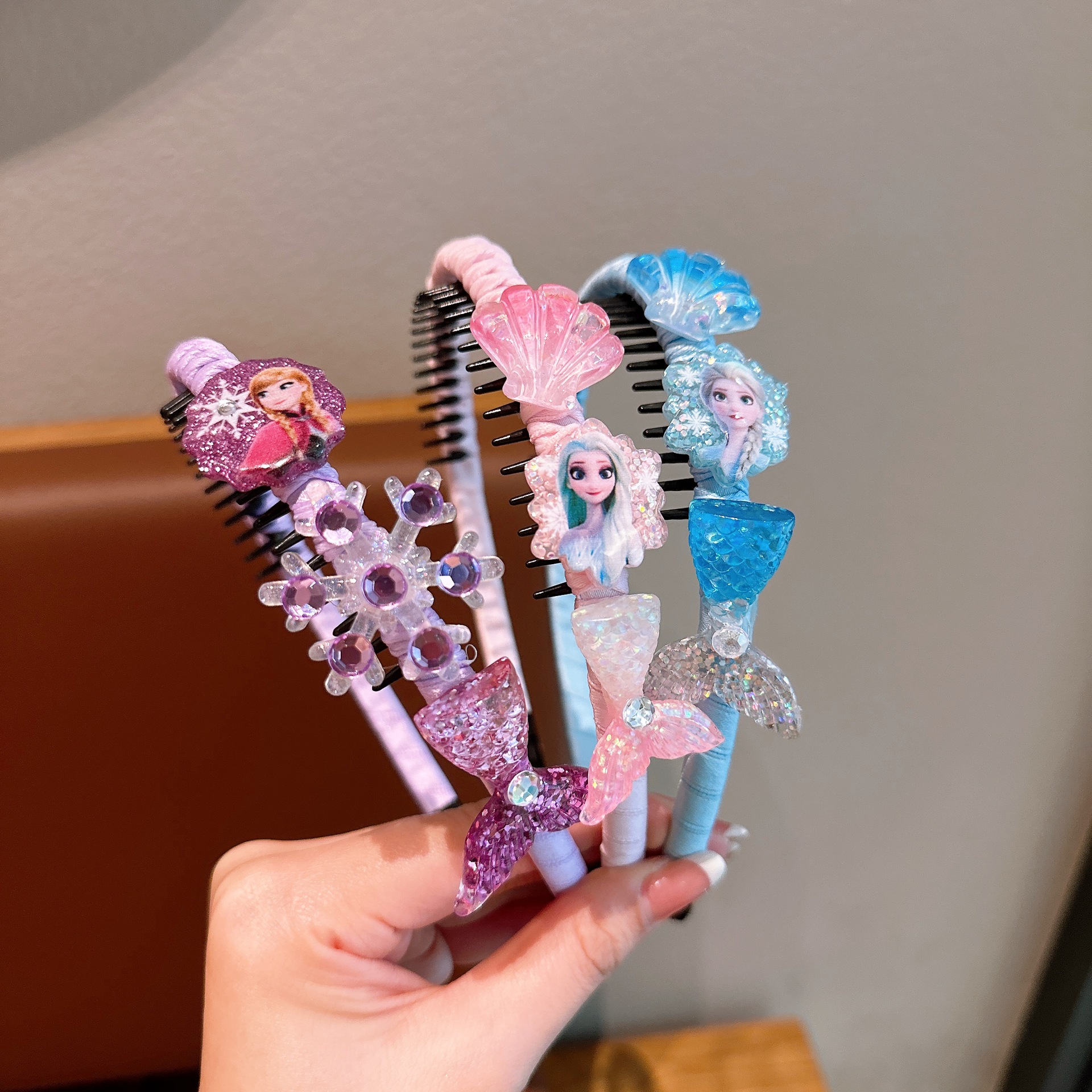 Frozen Children's hairband, Elsa Princess hair trim, a perfect tool for tiling broken hair, and a cute anti-slip hairband Specification drawing