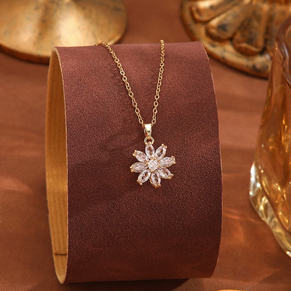 Light luxury full-diamond rotating sunflower Amazon cross-border necklace, non-fading, versatile and high-end accessory for women wholesale Application Scenario