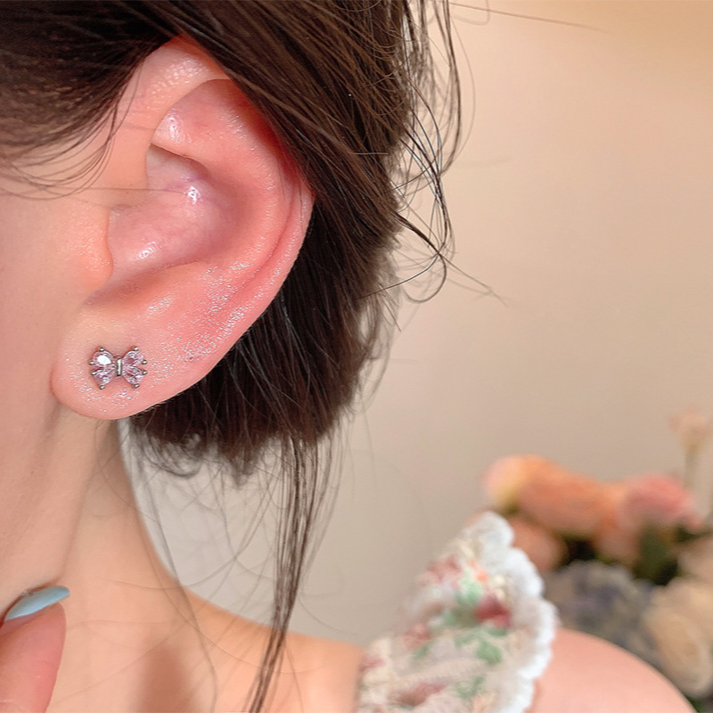 Delicate and small bow zircon stud earrings for women, high-end ear bone stud flat-bottomed screw earrings, niche and sweet earrings Specification drawing
