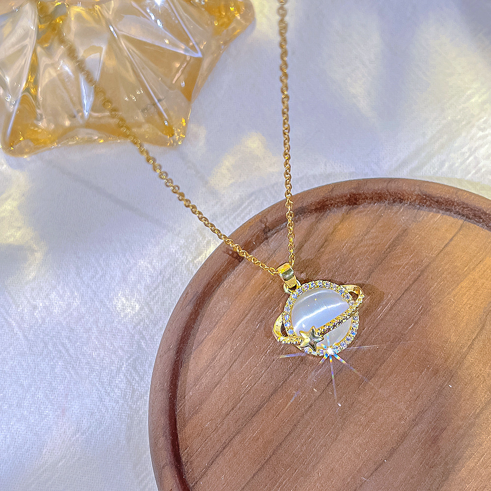 The 2023 new light luxury cat's Eye Planet necklace, a unique and elegant titanium steel collarbone chain, is a trendy and simple accessory Specification drawing