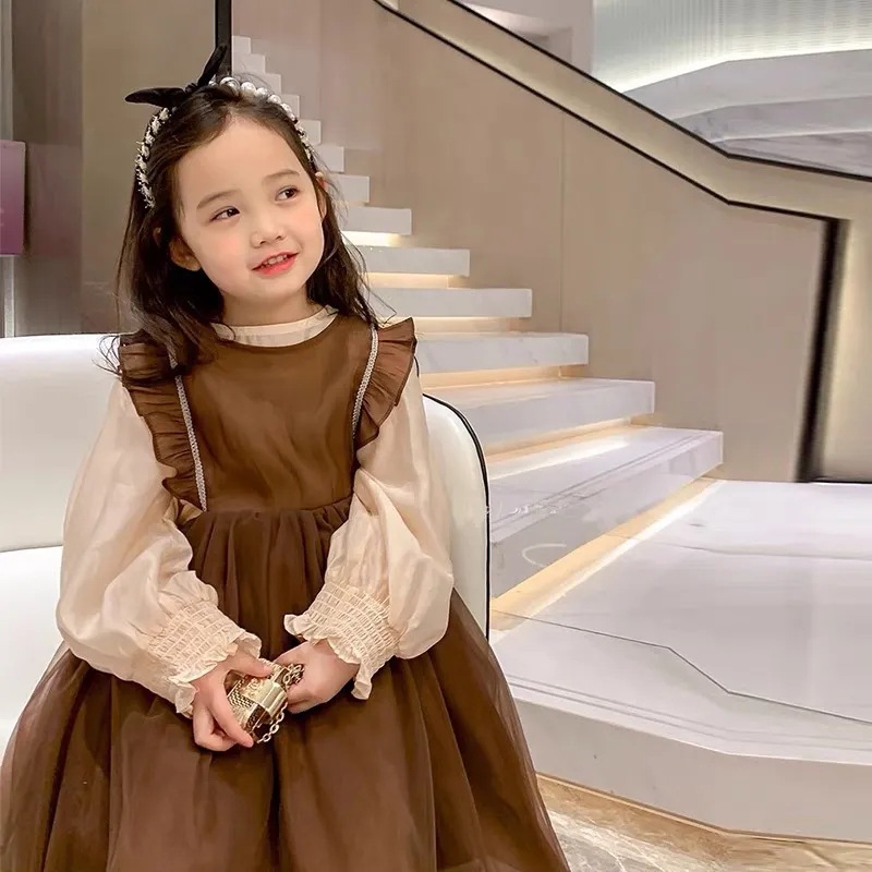 A new spring French and Korean short hair band with little rabbit ears for women, featuring pearl and simple headwear for young girls Application Scenario