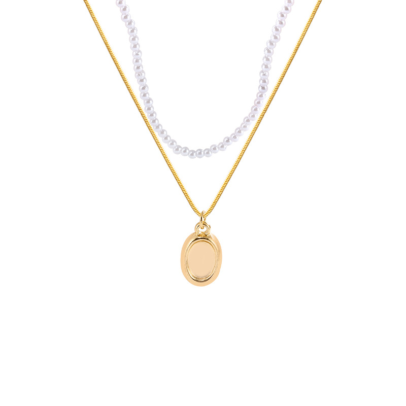 The light luxury French double-layer pearl pendant necklace exudes a sense of sophistication for women. The layered collarbone chain is a popular and trendy necklace accessory Item Picture