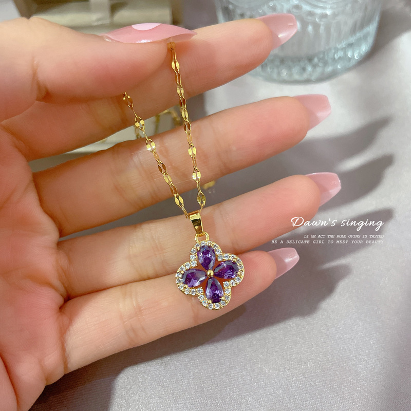 【 Titanium Steel 】 New niche design style slightly inlaid zircon amethyst four-leaf flower pendant Titanium steel collarbone chain jewelry details Picture