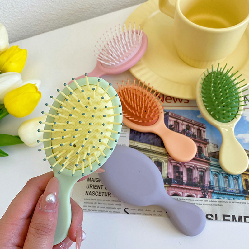 Portable air cushion comb, mini hairpin, small and not harmful to hair, massage cute, ins-style airbag head full figure