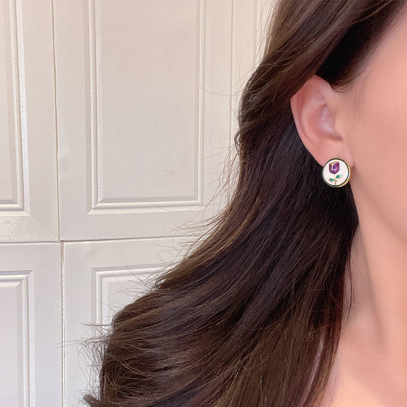 Retro glazed rose stud earrings for women, 2025 new style, light luxury, high-end and elegant earrings, fashionable Chinese style earrings Application Scenario