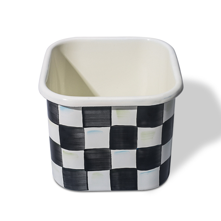 Plastic lid sealed box, enamel storage tank, enamel storage box, storage box, kitchen storage box, microwave oven Application Scenario