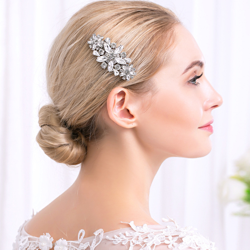 European and American classic bride headwear, alloy water diamond insert comb, high-end wedding banquet bun hair accessory, retro hair comb for women details Picture
