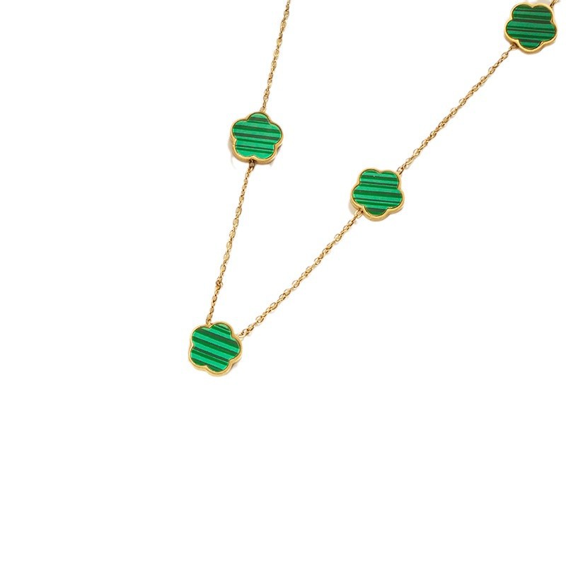Fashionable titanium steel non-fading five-color collarbone chain, elegant and light luxury versatile necklace, women's Little Red Book same style accessories wholesale Item Picture