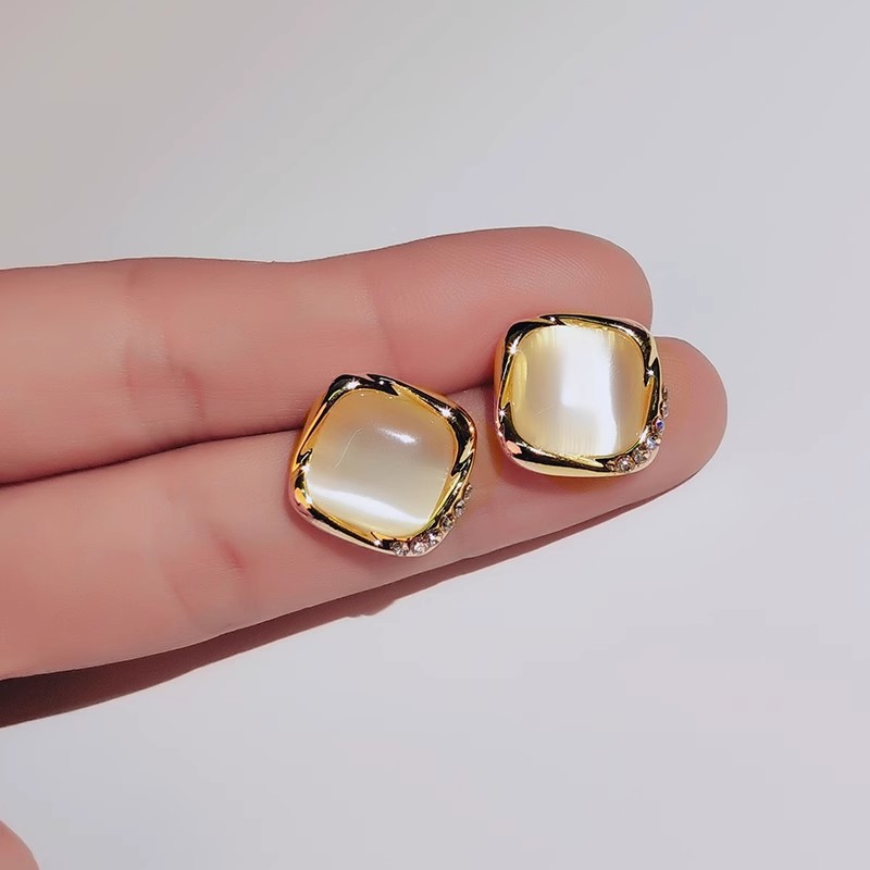 Light luxury and simple geometric square cat's eye stone stud earrings, fashionable and versatile for women, elegant diamond-encrusted earrings and elegant earrings wholesale Specification drawing
