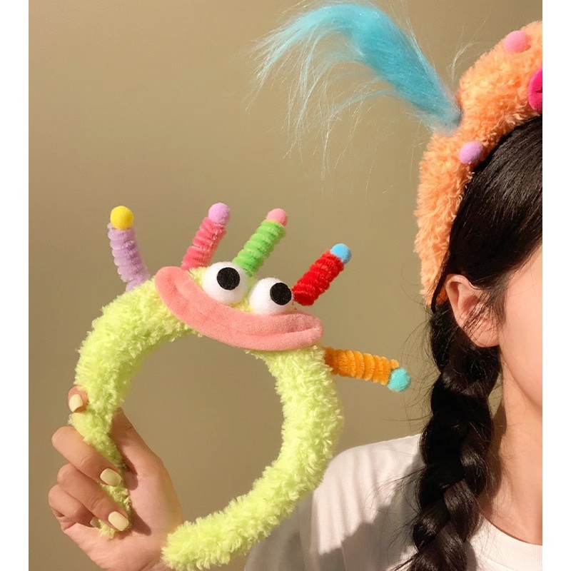 Cute monster purple plush hairband for girls, cute and fluffy, funny and funny, explosive hair for washing face, makeup, hairpin, headband and hair accessory Application Scenario