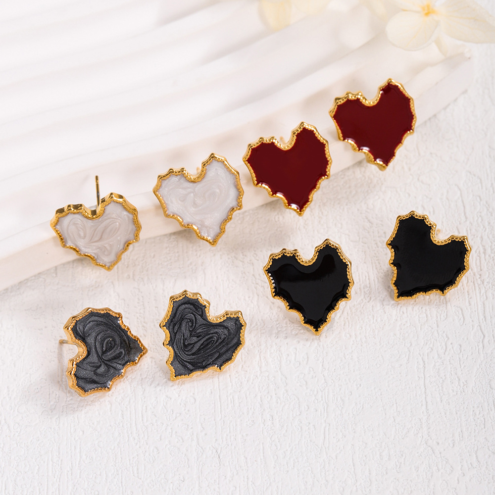 "Love Titanium Steel ear studs, a cross-border bestseller for women, minimalist, light luxury, anti-allergy, and high-end European and American ins style earrings wholesale. details Picture