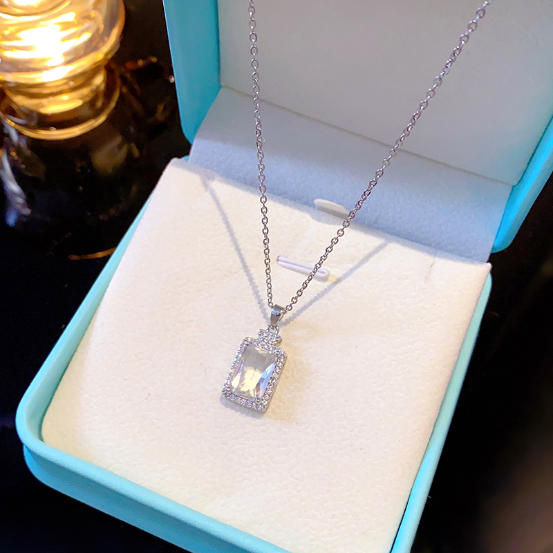 Silver zircon transparent perfume bottle necklace, women's niche temperament, light luxury feel, collarbone chain, popular titanium steel jewelry wholesale Specification drawing