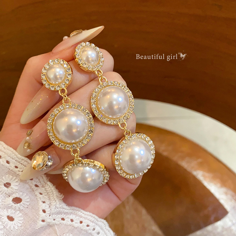 European and American exaggerated Baroque pearl earrings, women's retro and high-end feel, full diamond pearl stud earrings, light luxury and cold style earrings full figure