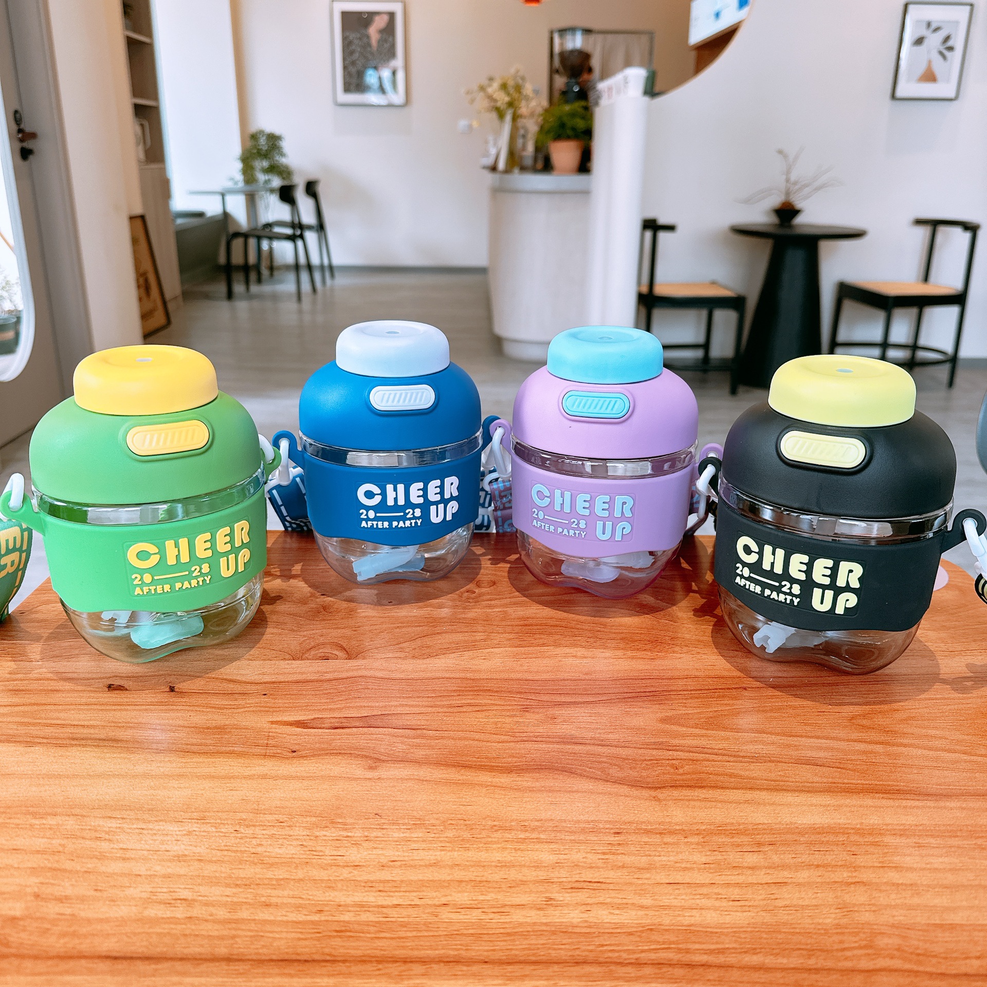 Cute and chubby plastic cup, high appearance level, small belly straw cup, portable outdoor student couple simple summer casual cup details Picture