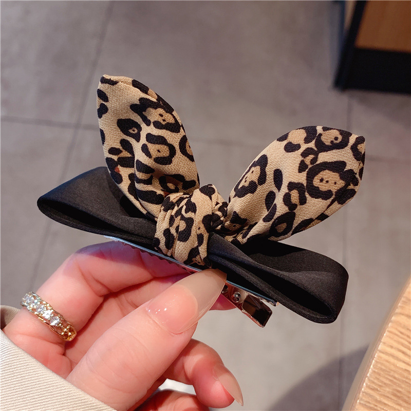 French leopard print rabbit ear hairpins for women, one-line bangs top clip, Korean broken hair side clip, popular hairpin headwear Application Scenario
