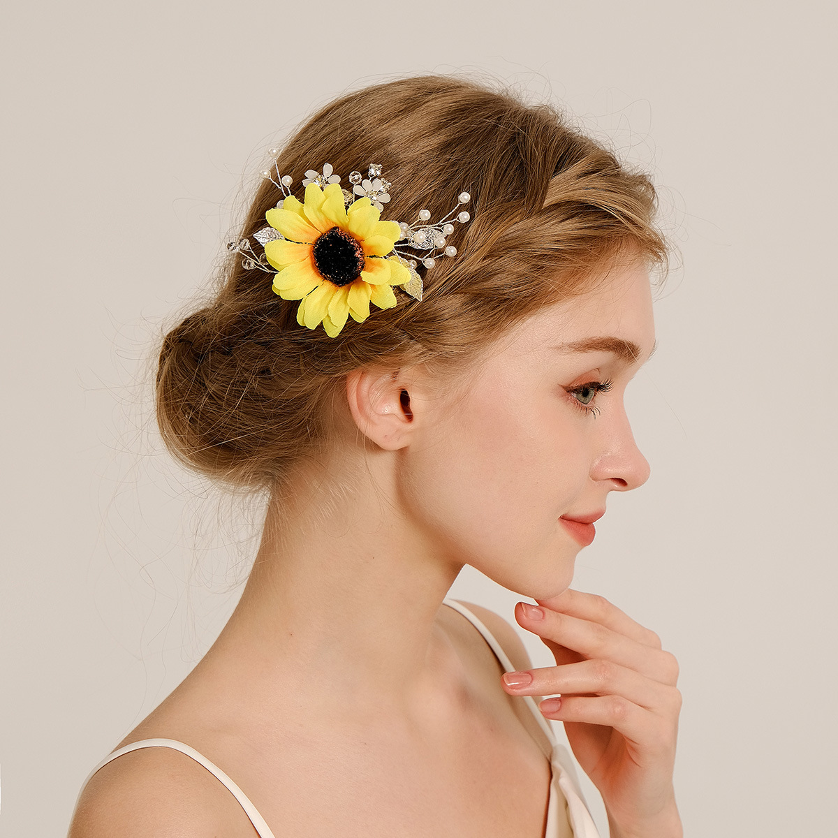 New Chinese-style bride's hair accessories: Beautiful forest-themed sunflower comb, Xiuhe Hanfu updo hair accessories, handcrafted pearl comb full figure