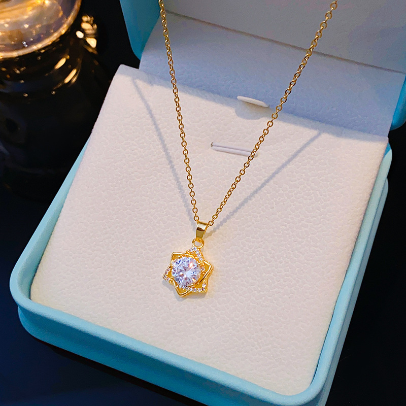 Zircon hexagram titanium steel necklace, a fashionable and versatile accessory for women, a popular collarbone chain, a niche and stylish design sense accessory wholesale Application Scenario