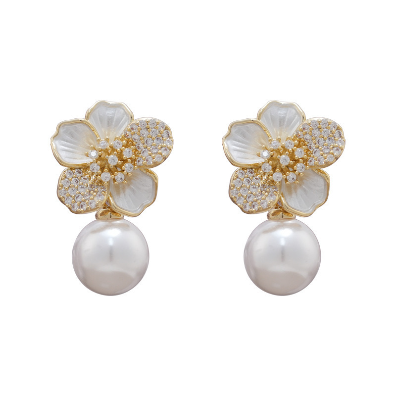 New French micro-inlaid flower pearl earrings for women, with a light luxury, niche and high-end feel. Square face ear blockage, elegant and stylish earrings Item Picture