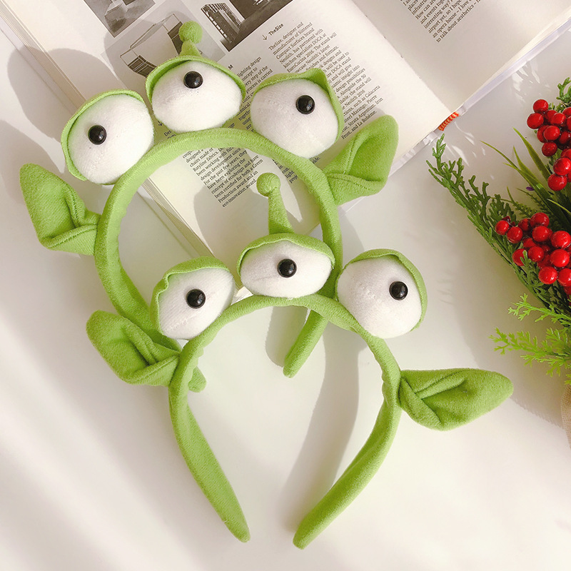 The three-eyed boy hair band is cute and adorable. It's a plush headband for washing the face, a washbasin hair band, a female hair accessory, and a couple's funny headwear details Picture