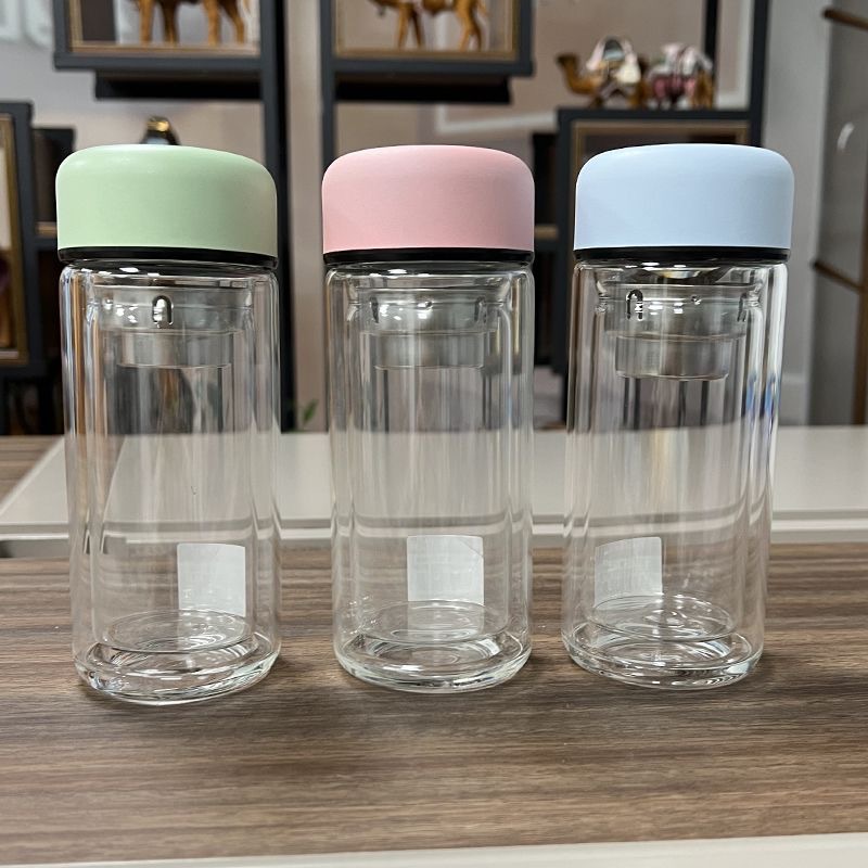 Macaron-colored glass cups for women's home and office use, fresh and light tea brewing cups with tea strainers and logo printing Application Scenario