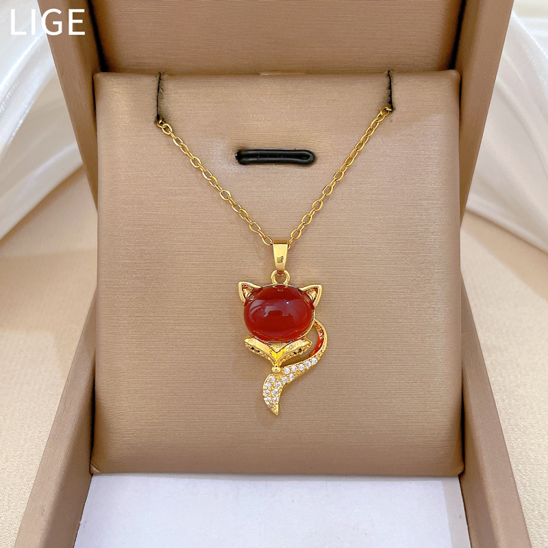 【 Titanium Steel 】 Personalized red fox, light luxury, luxurious, full diamond necklace, versatile for women, collarbone chain, titanium steel chain Specification drawing