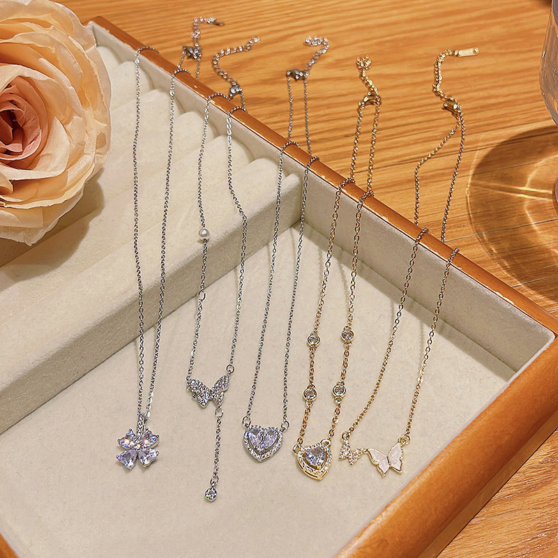 Wholesale of new Korean versatile heart-shaped pearl titanium steel necklaces with a high-end design sense in an ins style for women Application Scenario