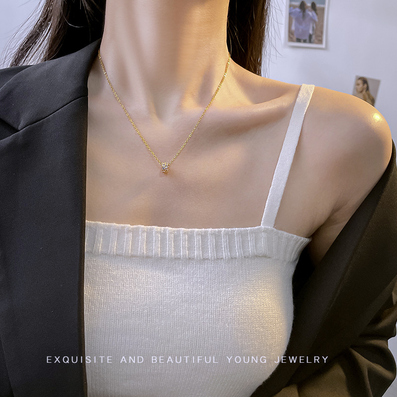 Simple and elegant double-row diamond waist pendant titanium steel necklace, exquisite zircon for women, versatile and popular collarbone chain wholesale Application Scenario