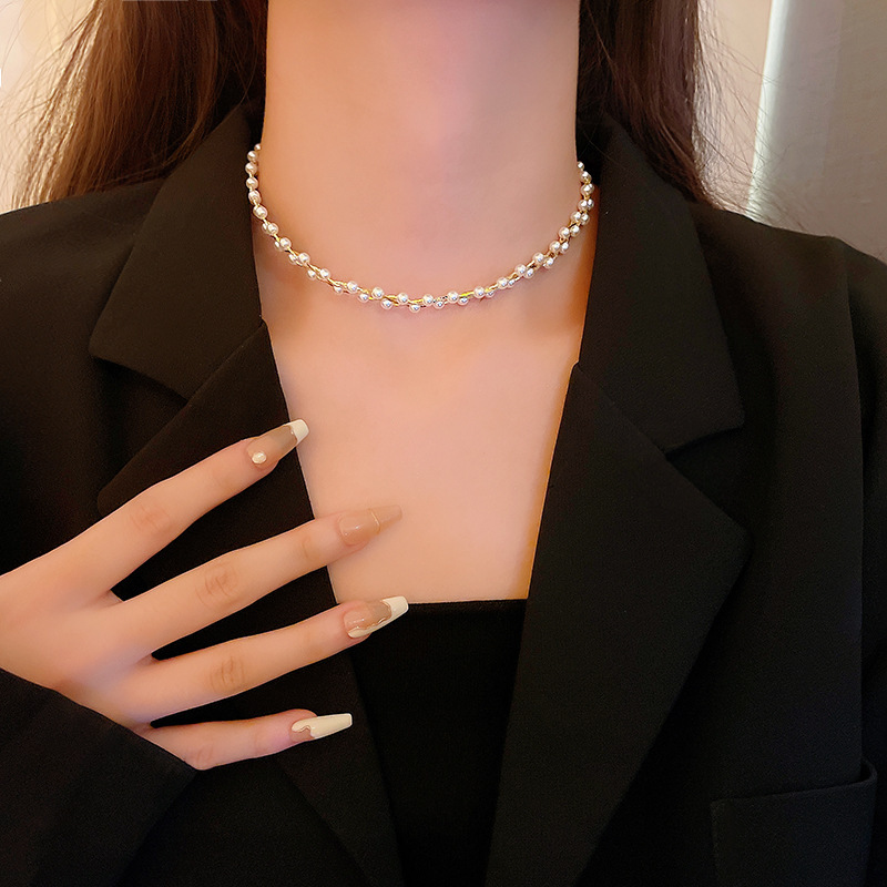 European and American style woven sparkling diamond pearl necklace for women, 2025 new style, high-end, light luxury and exquisite collarbone chain necklace accessory Application Scenario
