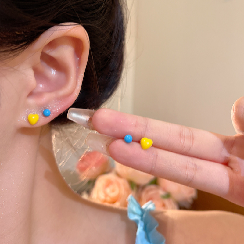 Dopamine candy-colored little bean stud earrings, super fairy-like, versatile, elegant and simple student ear piercing set earrings for women details Picture