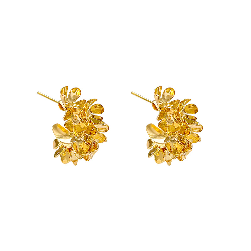 Best-selling retro metal C-ring flower earrings, with a high-end, light luxury and niche design, are fashionable and versatile trendy earrings Item Picture