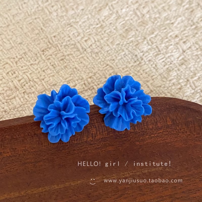 Blue three-dimensional pleated flower personalized stud earrings, women's fashion, high-end, niche design, simple, exquisite and fashionable earrings Specification drawing
