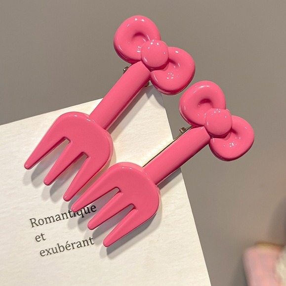 Cute and fun cat fork hair clip, girl's broken hair clip, sweet forehead bangs clip, children's hair clip, girl Application Scenario