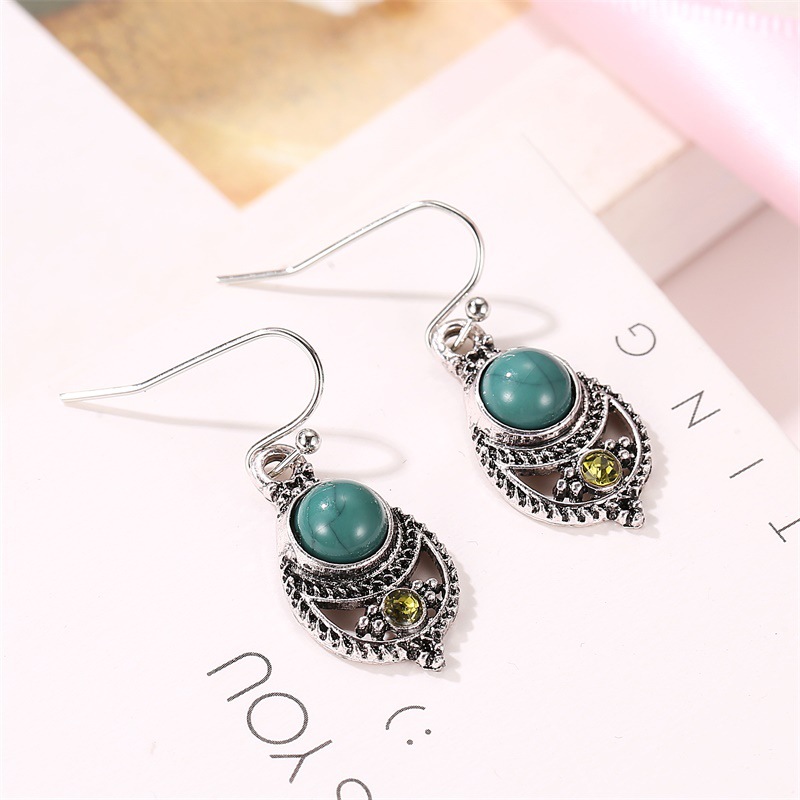 European and American simple earrings, Bohemian-style turquoise pendants, court retro hollowed-out carved ear hook earrings Specification drawing