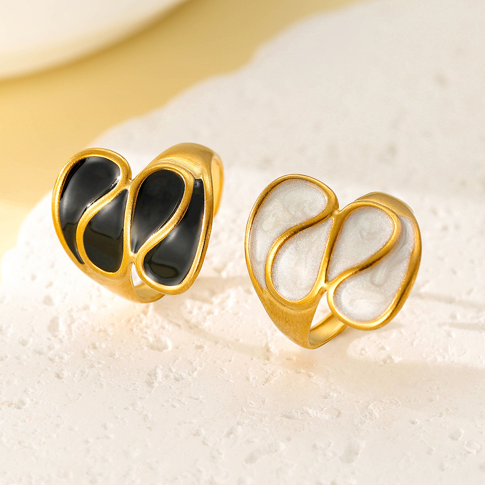 European and American light luxury high-end stainless steel ring, women's color does not fade, oil pressure electroplated 18k gold simple open ring Application Scenario