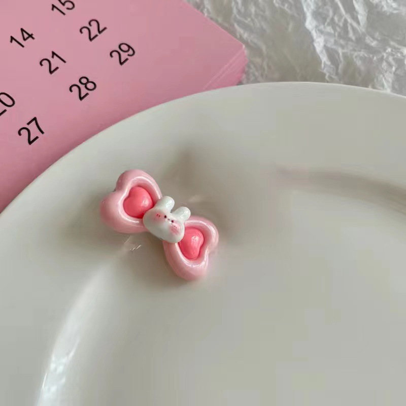 Heart-shaped blush little rabbit diy hair clips, duckbeak clips, bangs clips, colorful double-layer heart-shaped resin dopamine accessories details Picture
