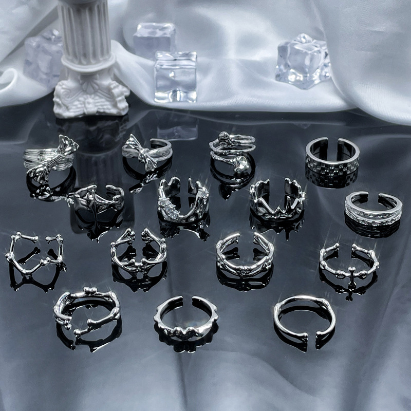 Fashionable and simple, irregular-textured open ring, a cold and unique design for women, with a simple and layered index finger ring Application Scenario